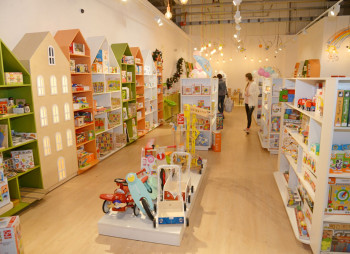 Сеть магазинов деревянных и развивающих игрушек Montessori shop